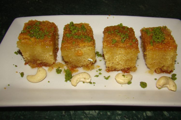 Suji cake on tawa Recipe by Sandhya Vlogz - Cookpad